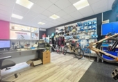 77m² commercial premises for sale in Paterna, Calle Melias photo