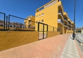 Local comercial en venta con 181m² en Atarfe, Calle del Novillo foto