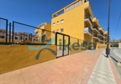 Local comercial en venta con 108m² en Atarfe, Calle del Tercio foto