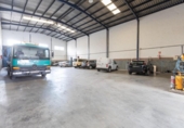 570m² warehouse industrial for sale in Loja, Calle Pintor Murillo photo