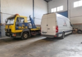 570m² warehouse industrial for sale in Loja, Calle Pintor Murillo photo