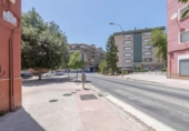 33m² commercial premises for sale in Granada, in the area of Los Vergeles, Calle Río Guadalfeo photo