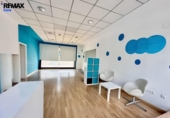 95m² commercial premises for sale in Cáceres, Calle Isla de Hierro photo