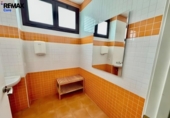 95m² commercial premises for sale in Cáceres, Calle Isla de Hierro photo