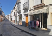Local comercial en venta con 88m² en Las Cabezas de San Juan, Calle Virgen del Rocío foto