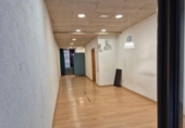 Local comercial en alquiler con 53m² en Ripoll foto