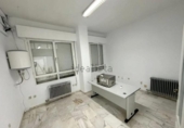 Oficina en venta con 65m² en Cáceres, en la zona de Casas Baratas, Calle Lusitania foto