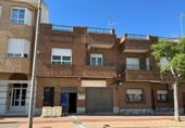 Local comercial en venta con 117m² en La Unión, Calle Ardid foto
