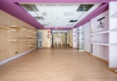 Local comercial en venta con 160m² en Reus, en la zona de Barri Ample, Plaça Llibertat foto