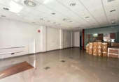 Local comercial en venta con 322m² en Orense, en la zona de Ourense, Rúa Valle Inclán foto