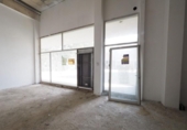 Local comercial en venta con 63m² en Tarrasa, Carrer d'en Prim foto
