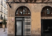 57m² commercial premises for sale in Barcelona, in the area of la Sagrera, ciutat vella, el barri gòtic photo