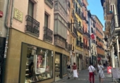 Local comercial en venta con 147m² en Pamplona, en la zona de Casco Antiguo, Calle Nueva foto