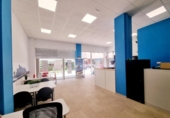 Local comercial en venta con 299m² en Arona, Calle la Marina foto