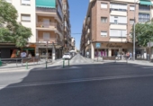 137m² locaux commerciaux pour vente à Grenade, dans le quartier de Sainte Adèle, Avenida de Dílar photo