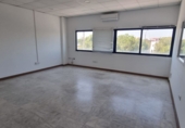 Nau Industrial
en lloguer
amb 370m² a Sevilla, a la zona de Palmete foto