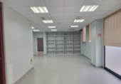 150m² offices for rent in Constantí photo