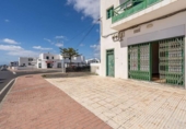 Gimnasio en venta con 105m² en Tías, Calle Libertad foto