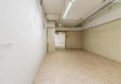 Local comercial en venta en Madrid foto