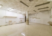 Local comercial en venta en Madrid foto