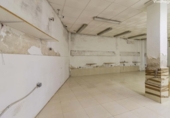 Local comercial en venta en Madrid foto