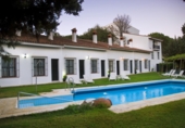 Hotel en venta con 2000m² en Galaroza foto
