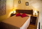 Hotel en venta con 2000m² en Galaroza foto