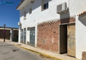 Local comercial
en venda
amb 100m² a Sanlúcar la Mayor, Camino Fuente del Pozuelo foto