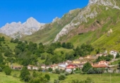 315m² hotel for sale in Pola de Lena, LE-8 photo