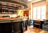 Restaurant
en lloguer, traspàs
amb 180m² a Madrid, a la zona de Cortes, Calle de los Madrazo foto
