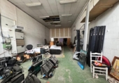 279m² commercial premises industrial for sale in Seville, in the area of Old Airport, Calle Alcayata photo