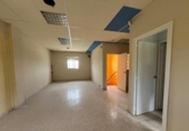 279m² commercial premises industrial for sale in Seville, in the area of Old Airport, Calle Alcayata photo