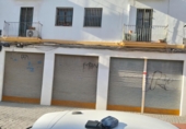 Local comercial en alquiler con 250m² en Sevilla, en la zona de Barrio León foto