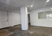 Local comercial
en venda
amb 80m² a Esparreguera, Carrer de Pau Font foto