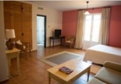 Hotel en venta con 13338m² en Villamartín, Calle Torrevieja foto