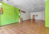 Local comercial en venta con 83m² en Torrevieja, Calle Villa Madrid foto