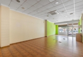 Local comercial en venta con 83m² en Torrevieja, Calle Villa Madrid foto