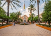 Local comercial en venta con 83m² en Torrevieja, Calle Villa Madrid foto