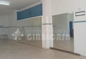 Local comercial en alquiler con 111m² en Mairena del Alcor foto