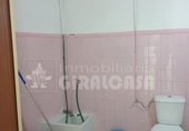 Local comercial en alquiler con 111m² en Mairena del Alcor foto
