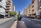 70m² commercial premises for sale in Granada, in the area of Neighborhood of the Virgin, Plaza del Campillo Bajo photo