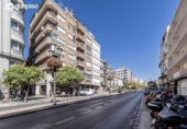 70m² commercial premises for sale in Granada, in the area of Neighborhood of the Virgin, Plaza del Campillo Bajo photo