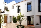 Edificio en venta con 317m² en Denia foto