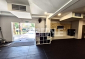 Local comercial en venta con 152m² en Valencia, en la zona de Ayora, Avenida del Puerto foto