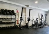 Local comercial en venta con 152m² en Valencia, en la zona de Ayora, Avenida del Puerto foto