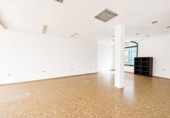 152m² commercial premises for sale in El Puerto de Santa María, Calle Espelete photo
