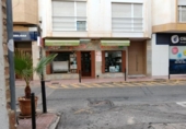 Local comercial en alquiler con 112m² en Garrucha, Avenida Joaquín Garrigues Walker foto