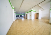 Local comercial en venta con 587m² en Baza, Calle San Sebastián foto