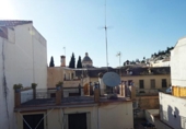Edifici
en venda
amb 950m² a Granada, a la zona de Vista Alegre, Calle del Albatros foto