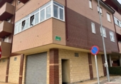 Local comercial en venta con 130m² en Villaquilambre, en la zona de Navatejera, Camino del Molino foto